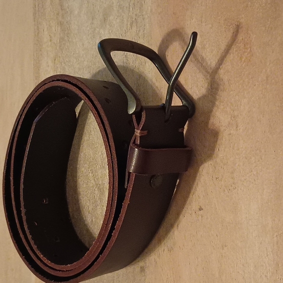 American Eagle Outfitters Other - American Eagle Dark Brown Leather Belt 32”